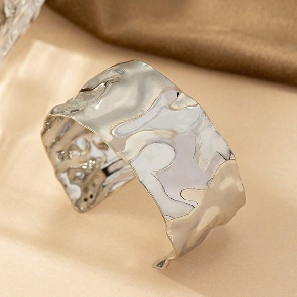 silver tone textured cuff bangle chic classic trending - Picture 2 of 2